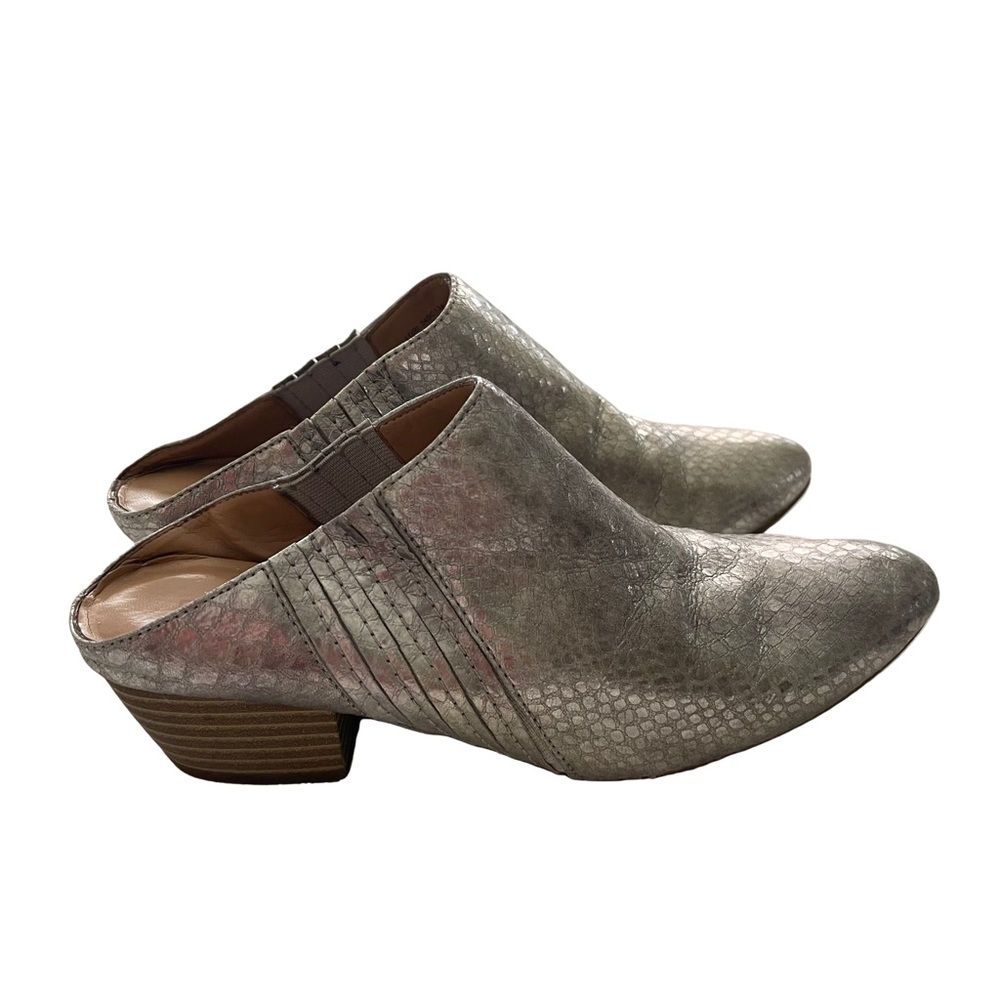 BCBGENERATION Silver Faux Leather Clog Mules with Pointed Toes. Size 6